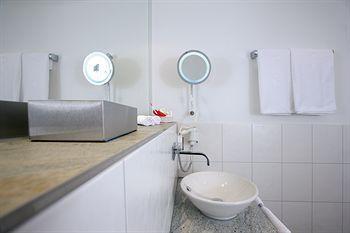 Hotel Adelante Boutique 4*